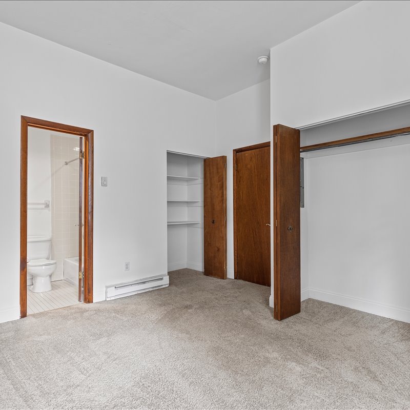 interior of 419 Denniston Apt.2