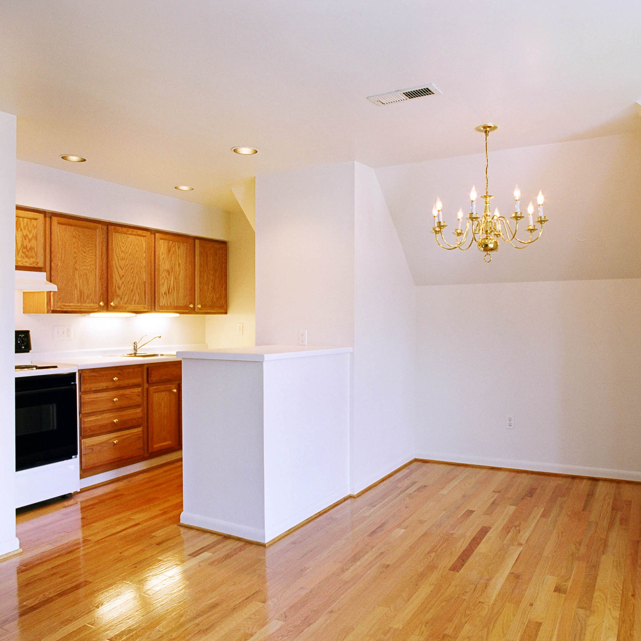 interior of 419 Denniston Apt.4