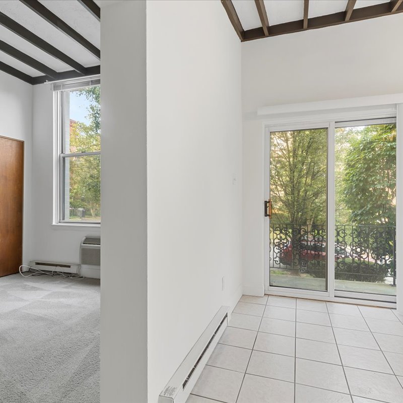 interior of 421 Denniston Apt.1