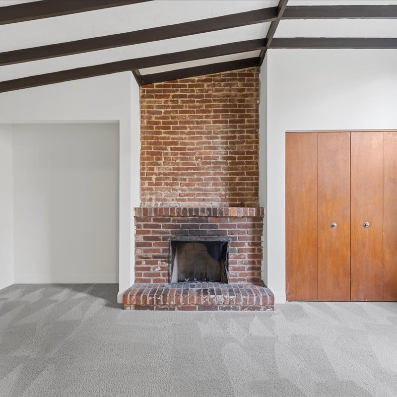 interior of 421 Denniston Apt.1
