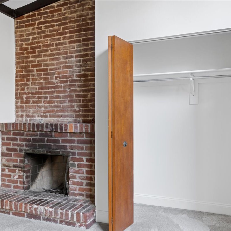 interior of 421 Denniston Apt.1