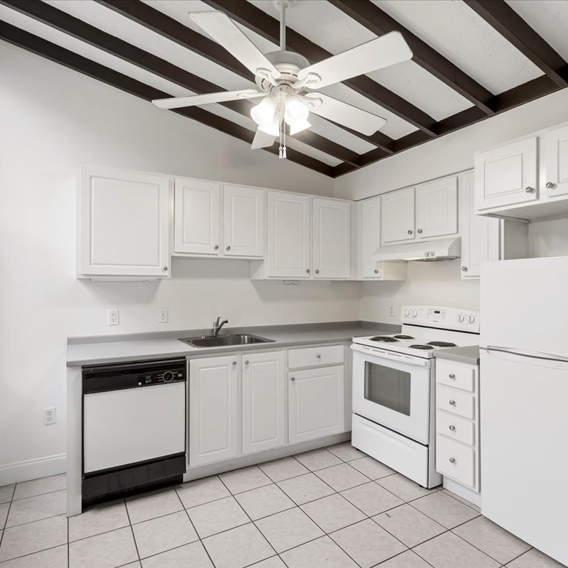 interior of 421 Denniston Apt.1