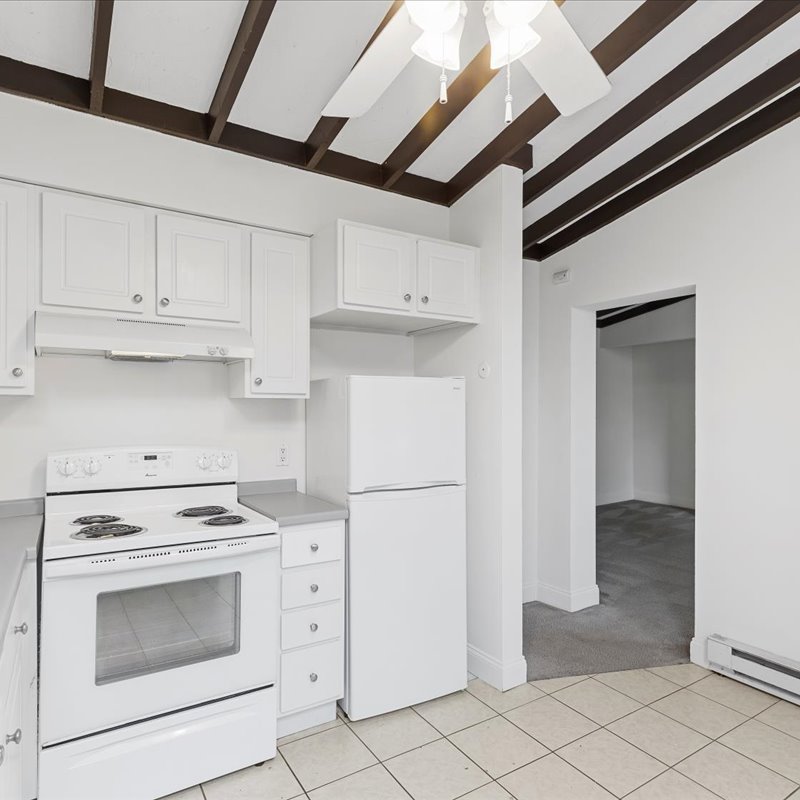 interior of 421 Denniston Apt.1