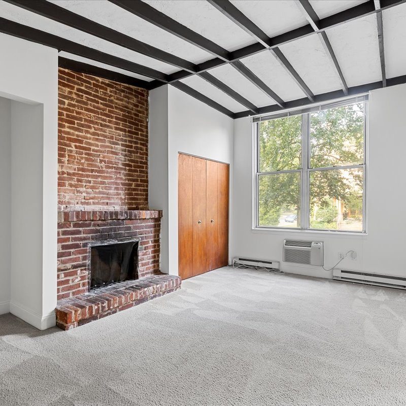 interior of 421 Denniston Apt.1