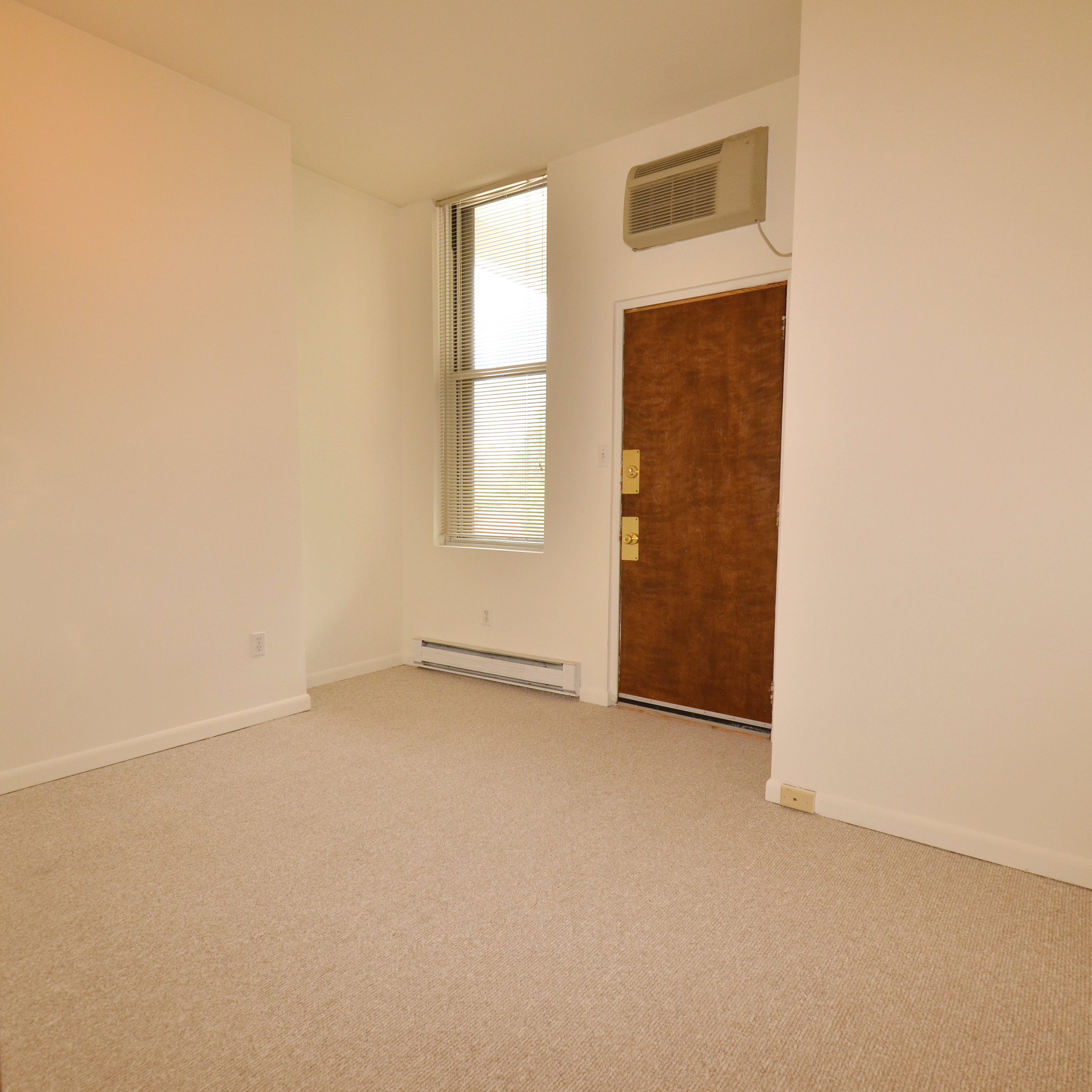 interior of 421 Denniston Apt.2