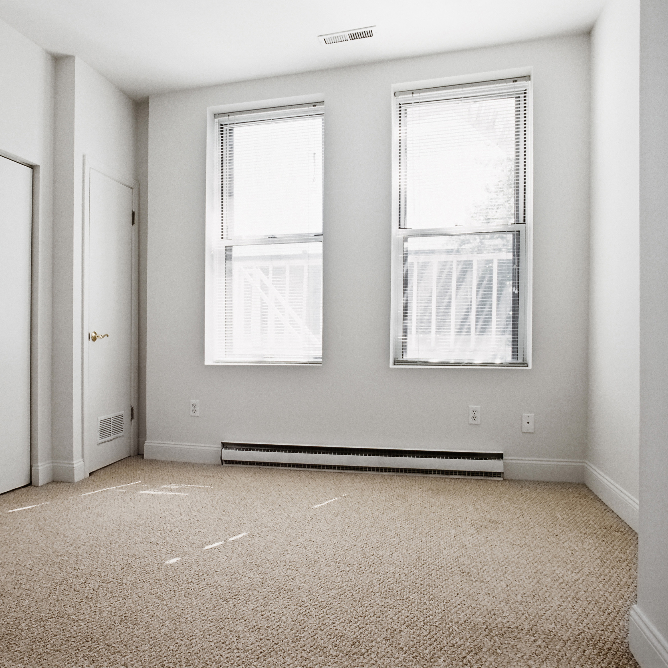 interior of 421 Denniston Apt.3