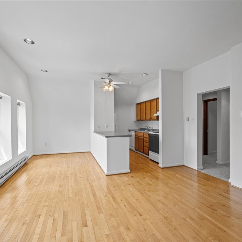 interior of 421 Denniston Apt.4