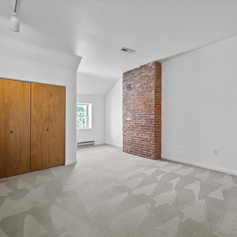 interior of 421 Denniston Apt.4