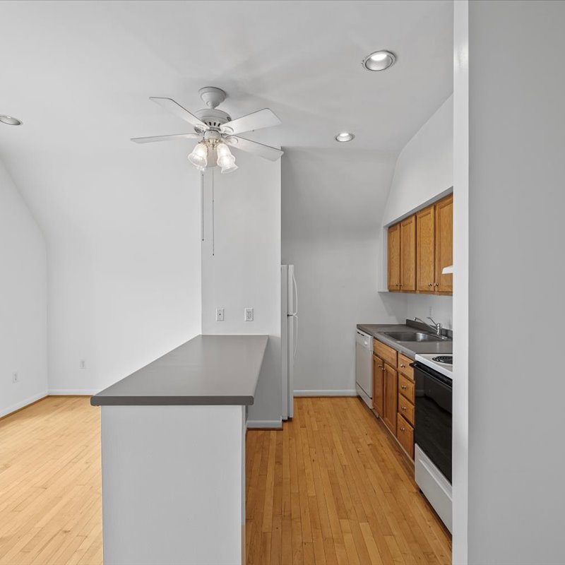 interior of 421 Denniston Apt.4