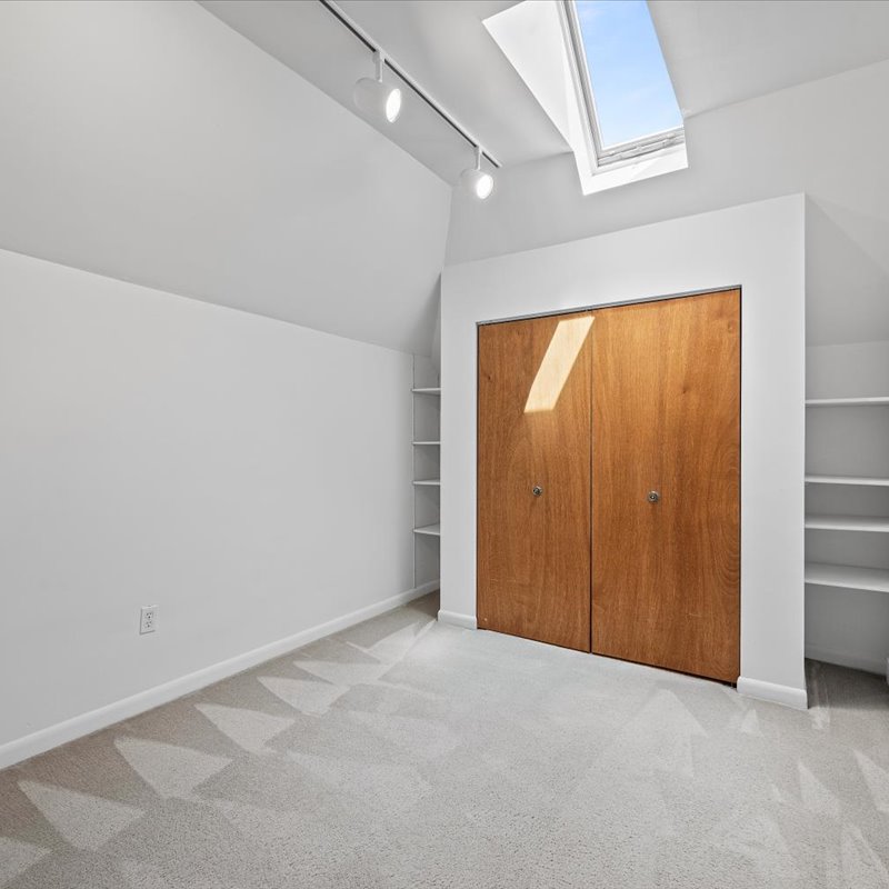 interior of 421 Denniston Apt.4