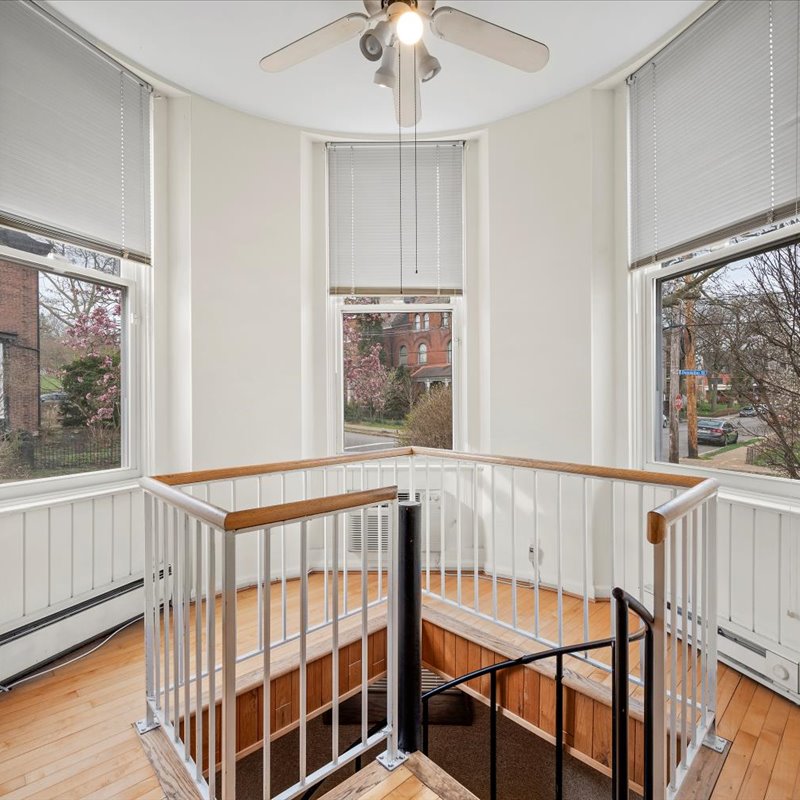 interior of 423 Denniston Apt.1