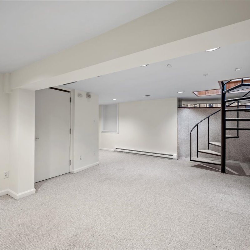 interior of 423 Denniston Apt.1