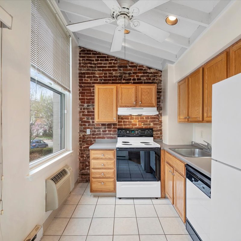 interior of 423 Denniston Apt.1