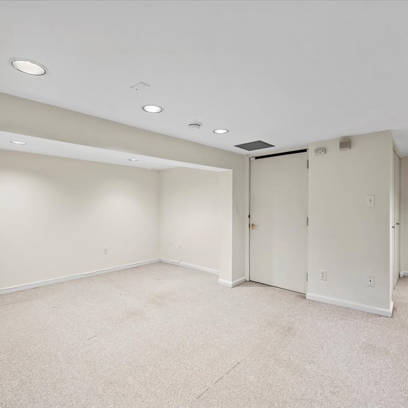 interior of 423 Denniston Apt.1
