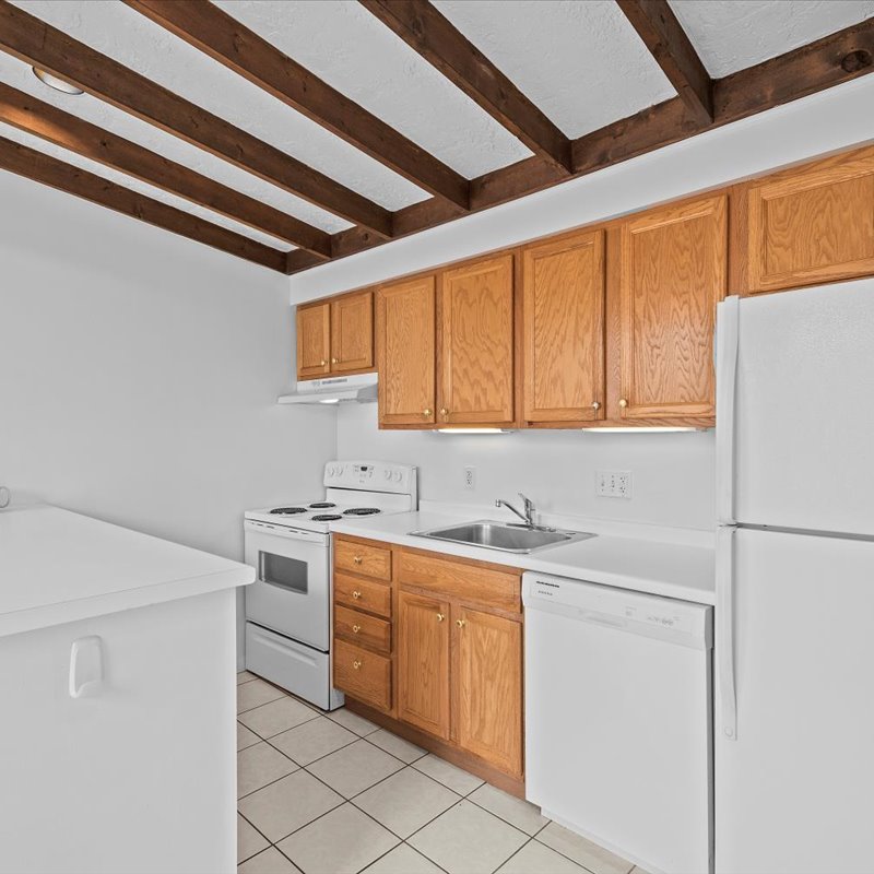 interior of 423 Denniston Apt.3