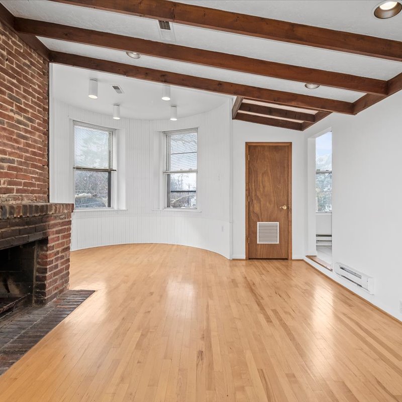interior of 423 Denniston Apt.3