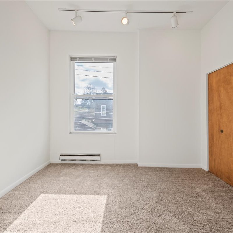 interior of 423 Denniston Apt.3