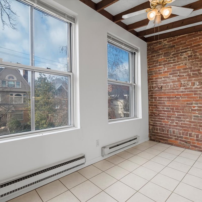 interior of 423 Denniston Apt.3