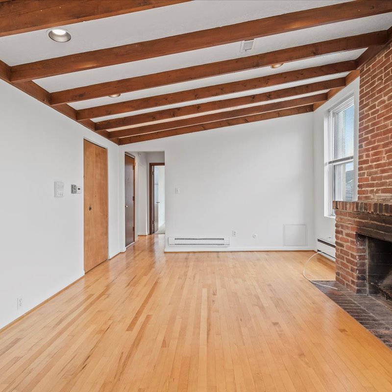interior of 423 Denniston Apt.3