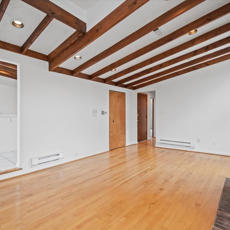 interior of 423 Denniston Apt.3