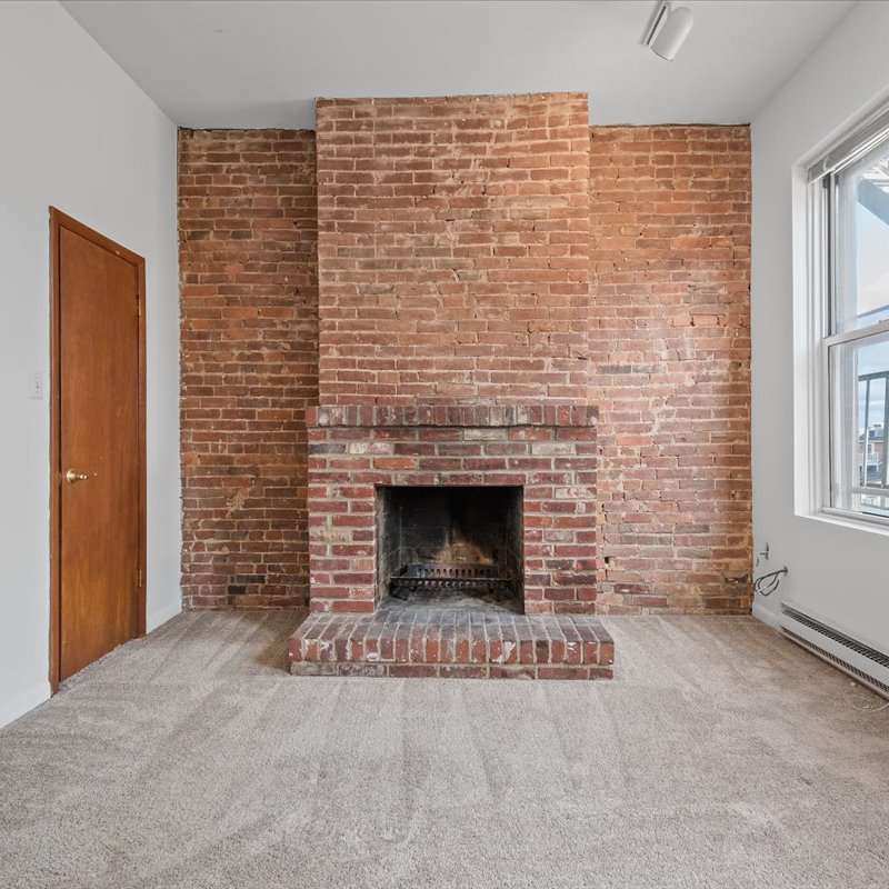 interior of 423 Denniston Apt.3