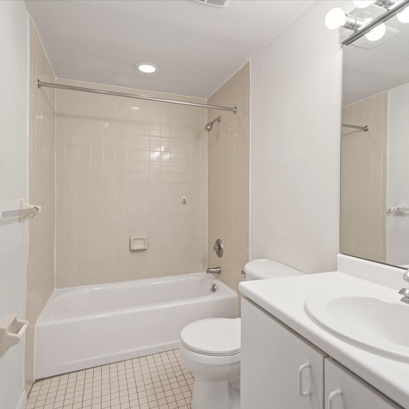 interior of 423 Denniston Apt.3