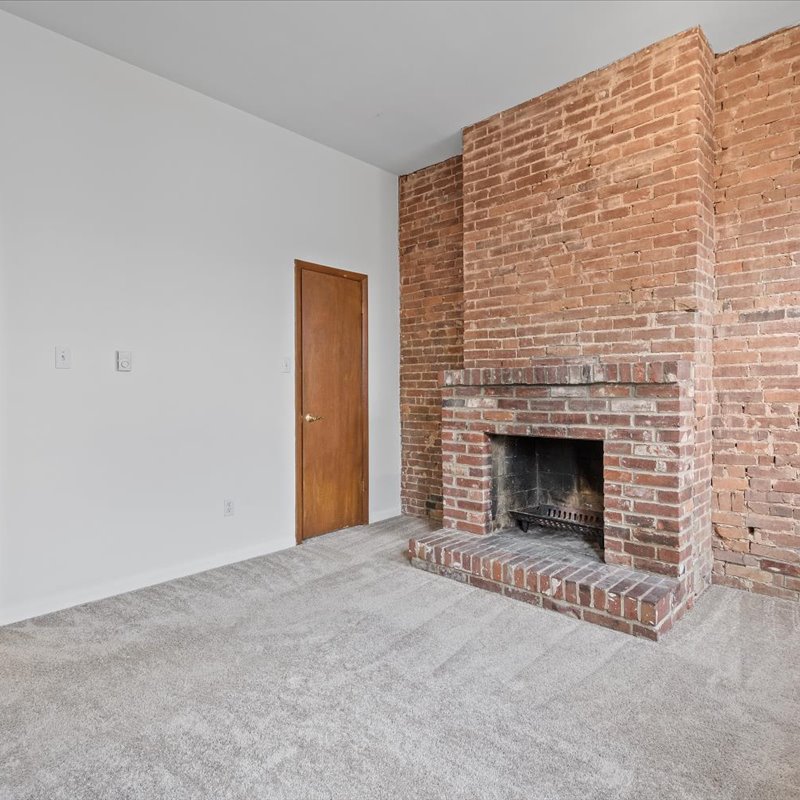 interior of 423 Denniston Apt.3