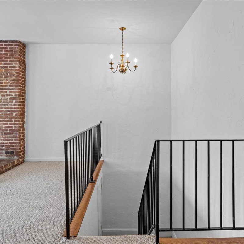 interior of 423 Denniston Apt.4