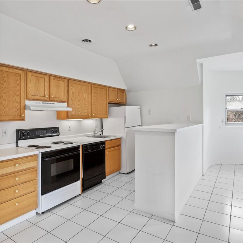 interior of 423 Denniston Apt.4