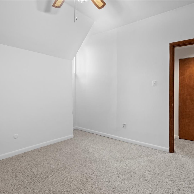 interior of 423 Denniston Apt.4