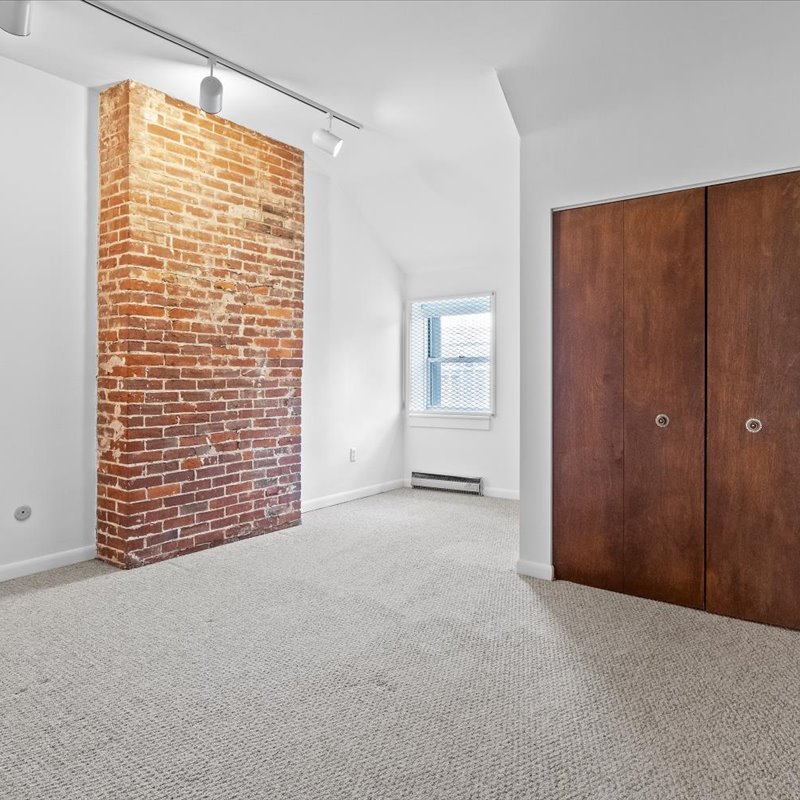interior of 423 Denniston Apt.4
