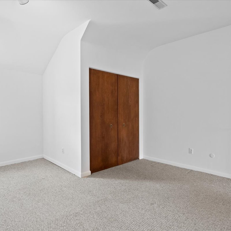 interior of 423 Denniston Apt.4