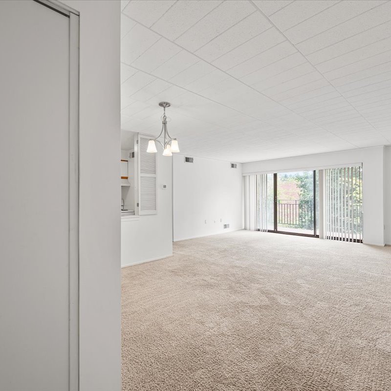 interior of Apt. 33