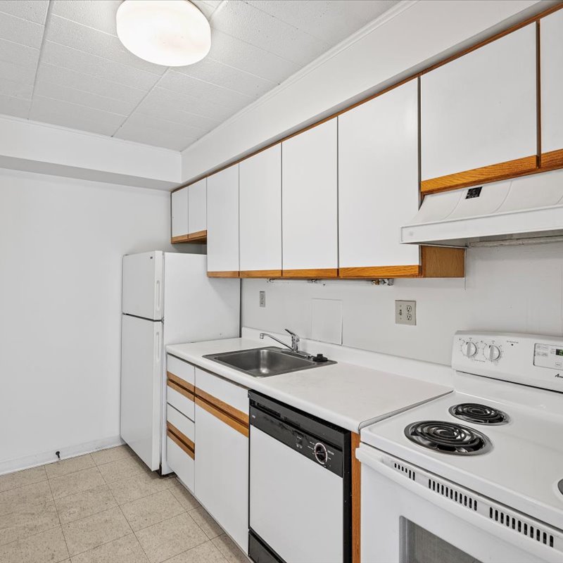interior of Apt. 33