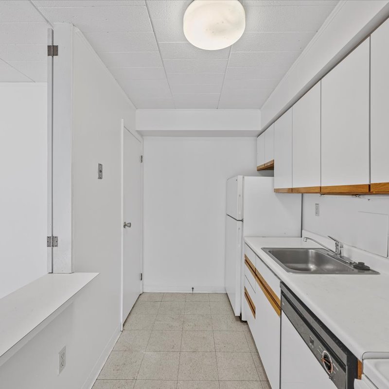 interior of Apt. 33