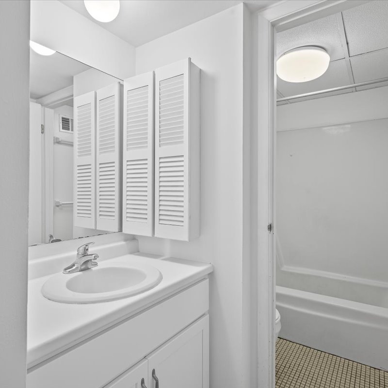 interior of Apt. 33