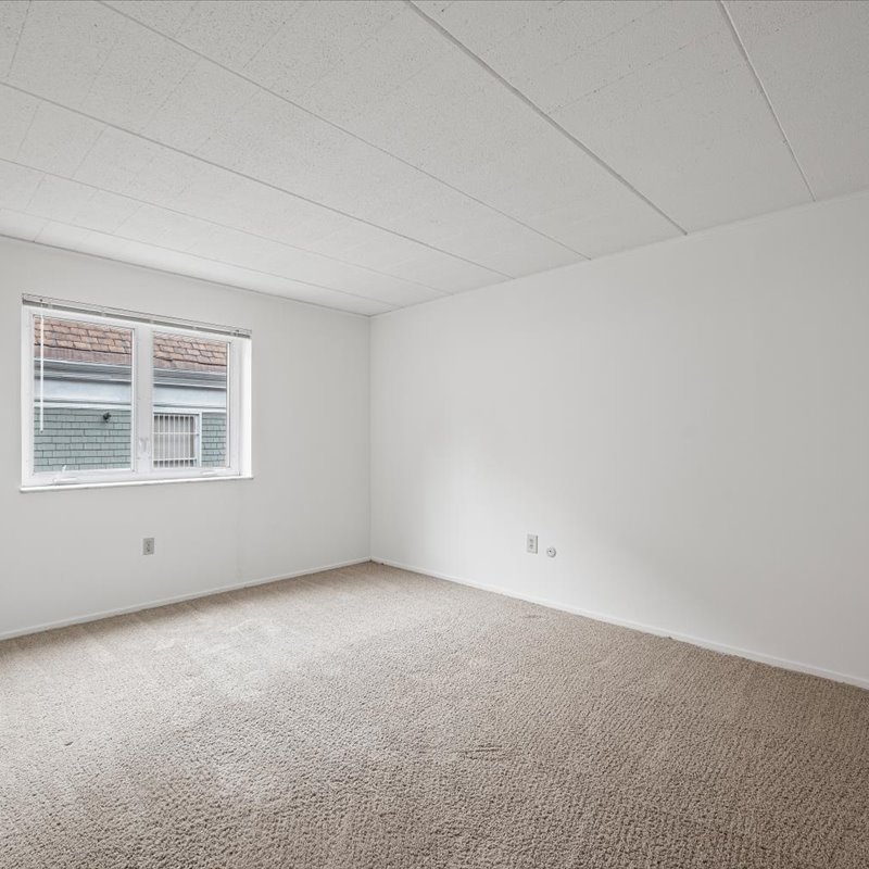 interior of Apt. 33
