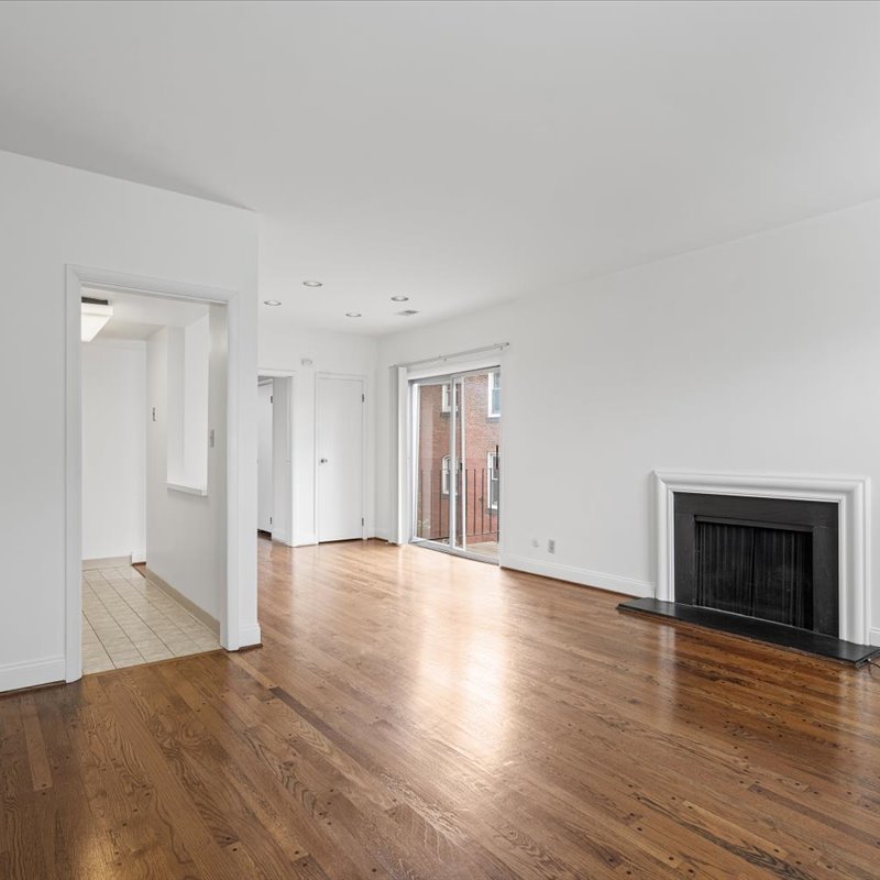 interior of Apt. 22