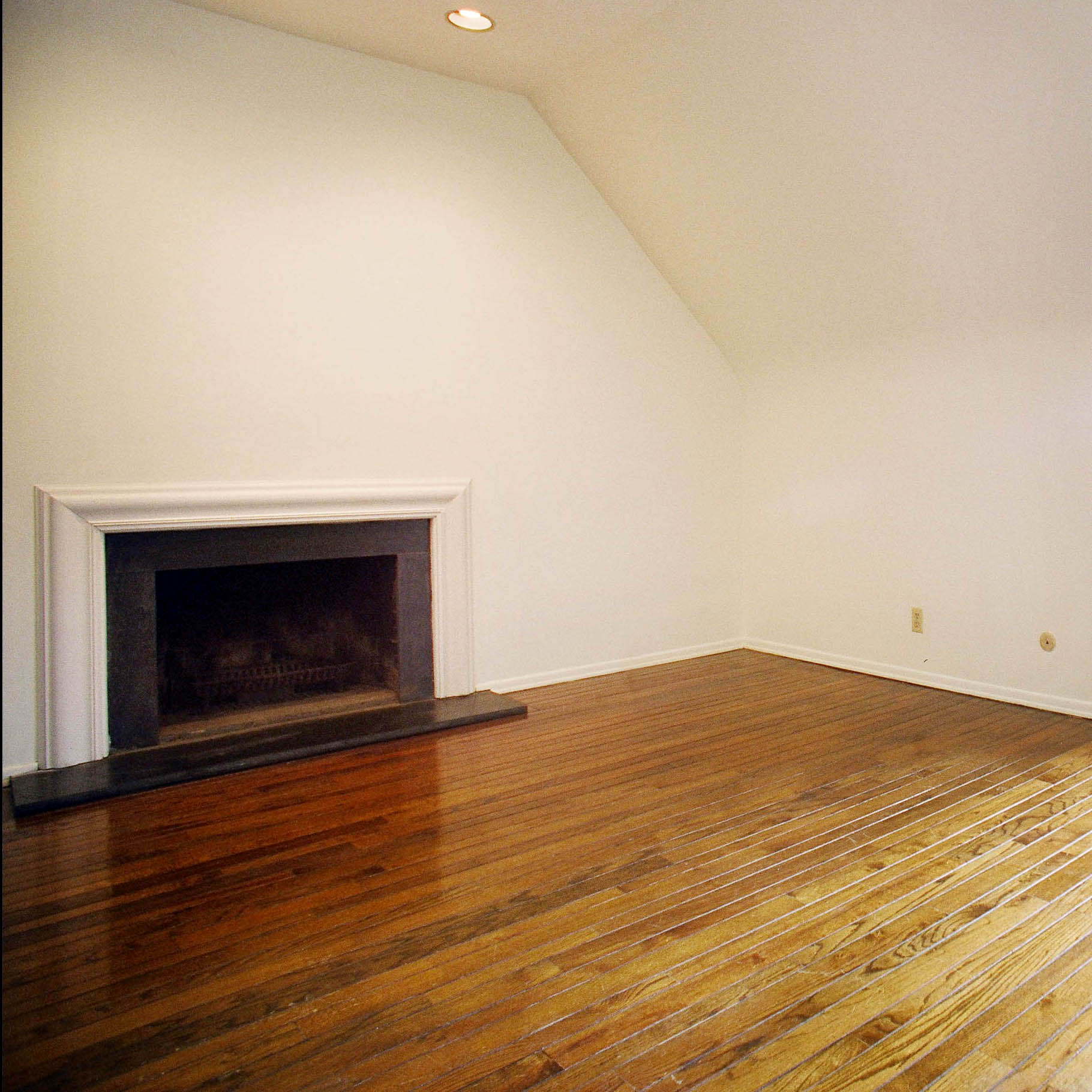 interior of Apt. 32