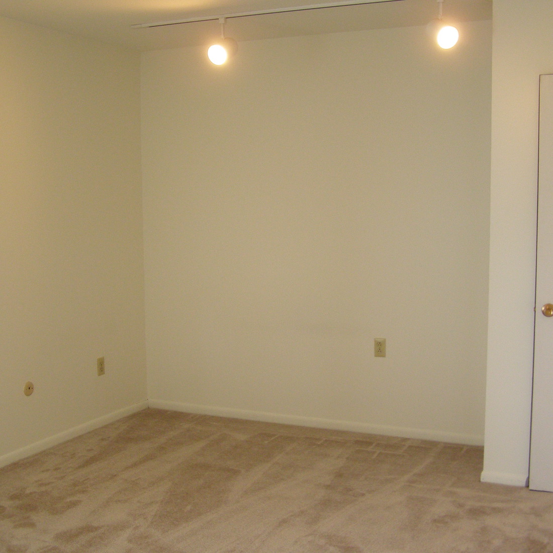 interior of Apt. 5