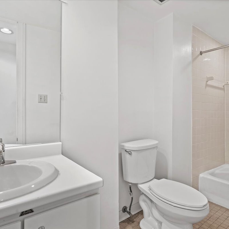 interior of Apt. 21