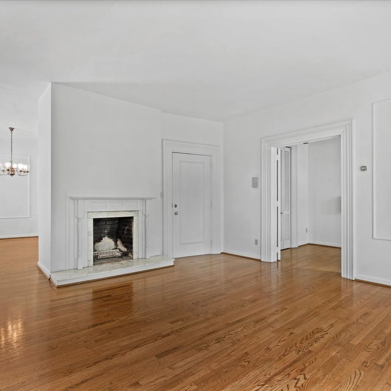 interior of Apt. 21
