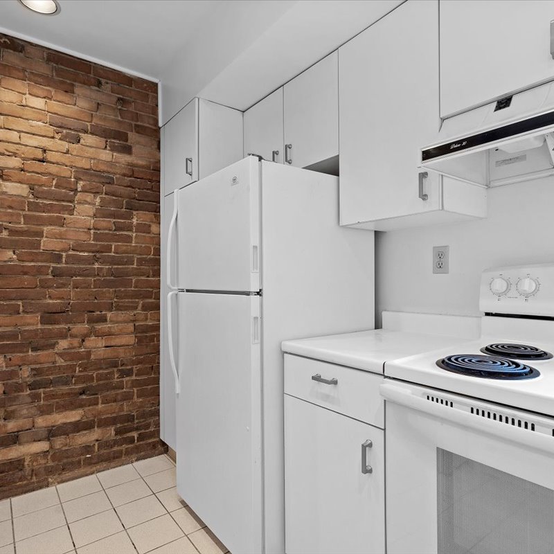 interior of Apt. 21