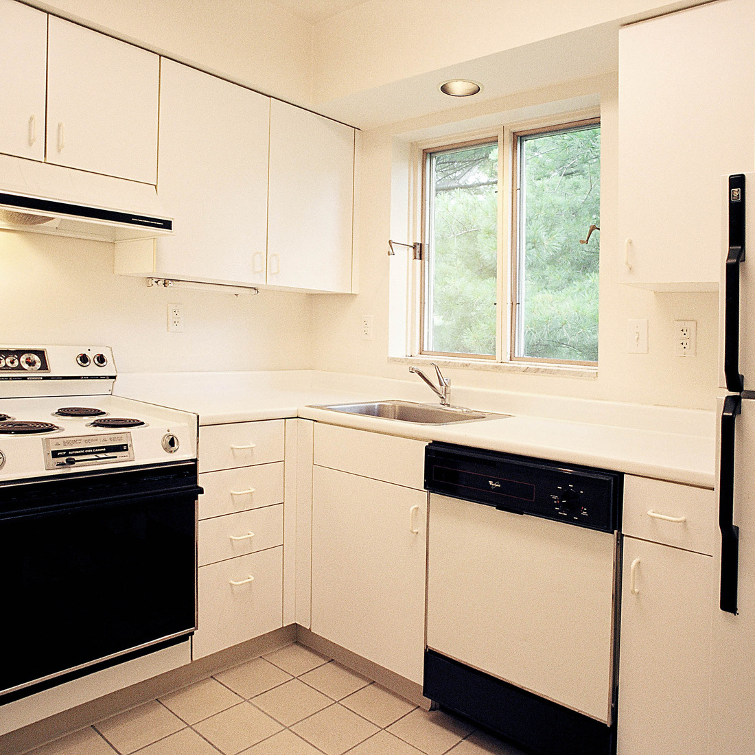 interior of Apt. 32