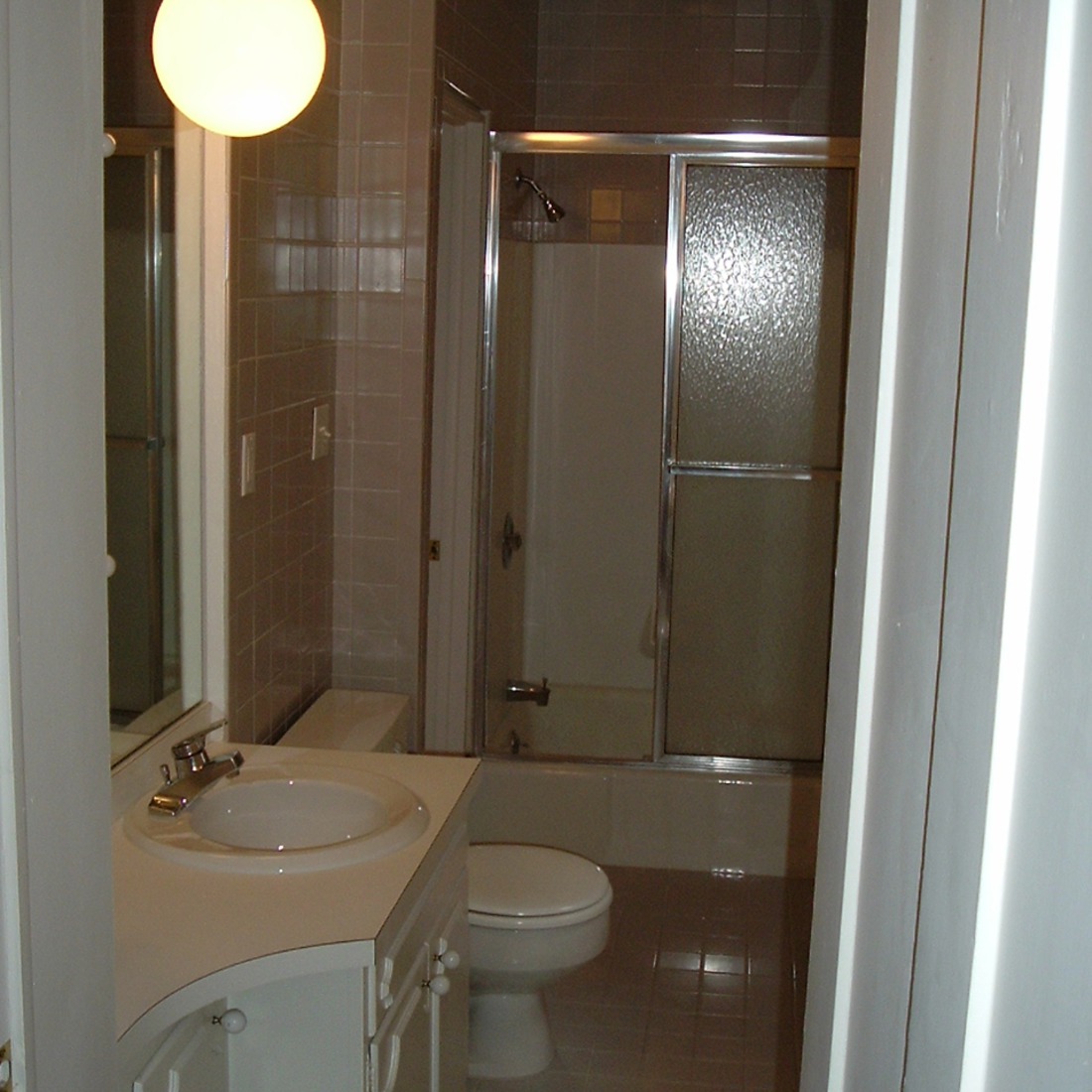interior of Apt. 21