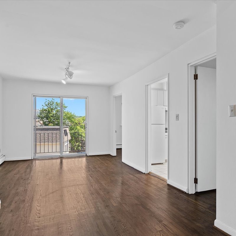 interior of Apt. 31