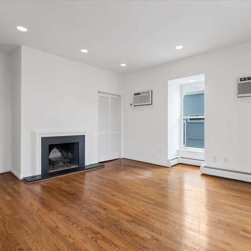 interior of Apt. 32