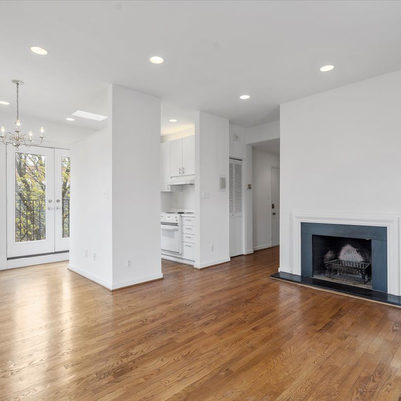 interior of Apt. 32