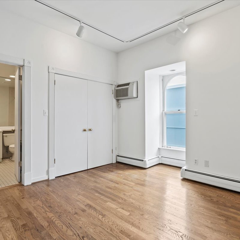 interior of Apt. 32