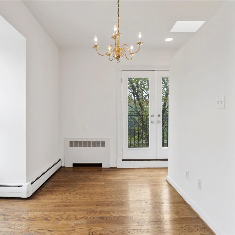 interior of Apt. 32